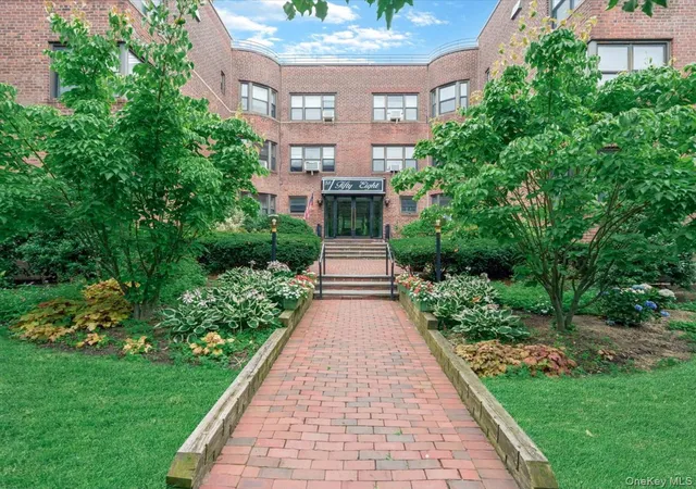 Homes for sale in North Hempstead, NY | 58 Grace Ave #1D, North Hempstead, NY 11021 | MLS# 1022918
