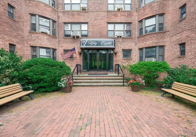 Homes for sale in North Hempstead, NY | 58 Grace Ave #1D, North Hempstead, NY 11021 | MLS# 1022918