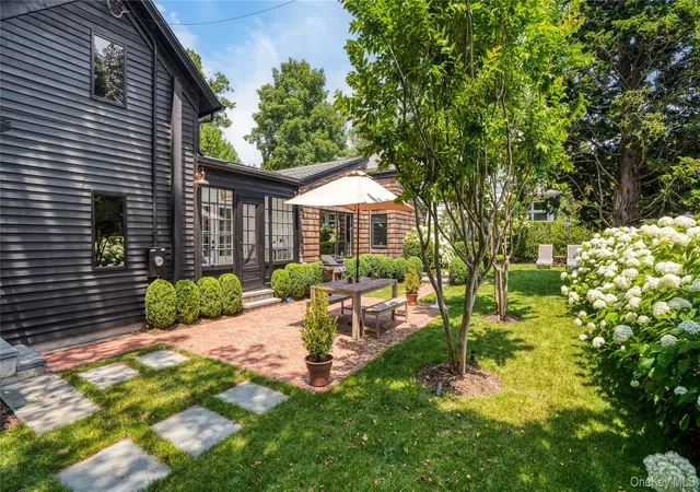 Photo 2 of Single family home for sale at 221 Division St, Southampton, NY 11963 | MLS# 1022927 | Listing updated on 2026-10-07