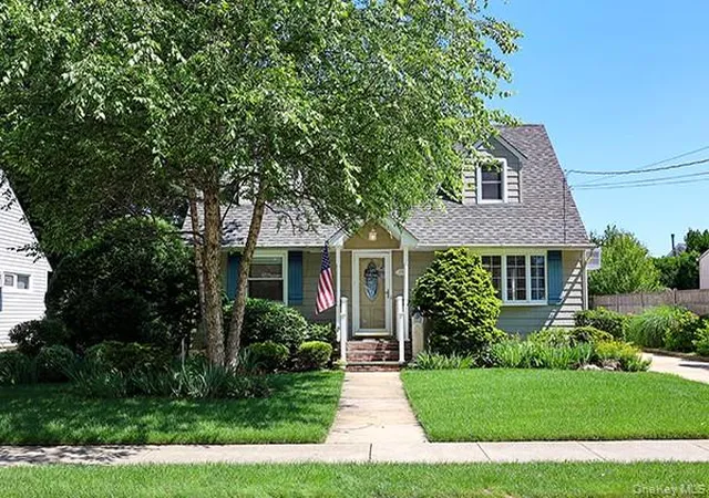1st image of 219 Lindbergh St, Massapequa Park, NY 11762 | MLS# 1022932