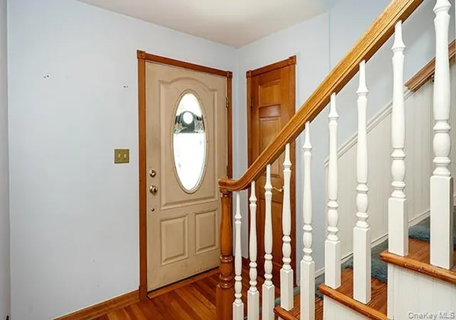 2nd image of 219 Lindbergh St, Massapequa Park, NY 11762 | MLS# 1022932