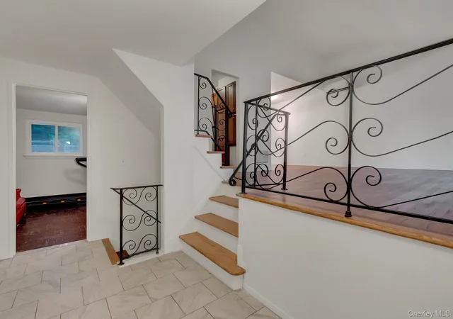 Photo 3 of Sale Pending at 135 Atlantic Pl, Hauppauge, NY 11788 | MLS# 1022954 | Listing updated on 2026-08-10