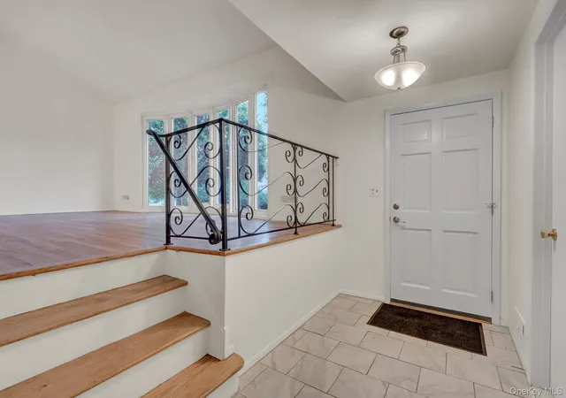 Photo 3 of Sale Pending at 135 Atlantic Pl, Hauppauge, NY 11788 | MLS# 1022954 | Listing updated on 2026-08-10