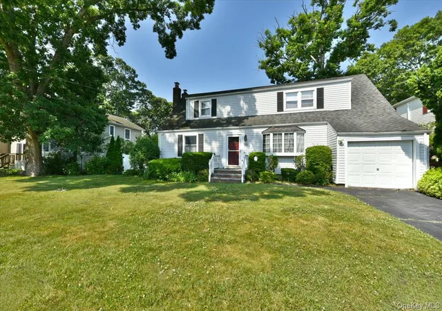 3rd image of 344 New York Ave, Massapequa Park, NY 11762 | MLS# 1022968