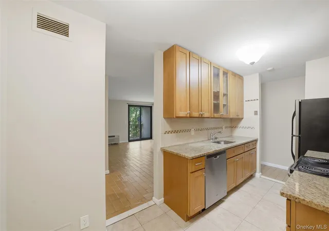Homes for sale in Yonkers, NY | 421 N Broadway, Yonkers, NY 10701