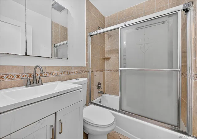 4th image of 740 Barry Pl, Hempstead, NY 11553 | MLS# 1022980