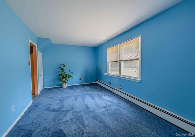 Photo 4 of Sale Pending at 21 Madeley Ln, Brookhaven, NY 11790 | MLS# 1022987 | Listing updated on 2026-08-21