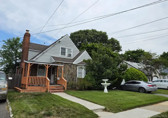 2nd image of 25 Gold St, Valley Stream, NY 11580 | MLS# 1022994