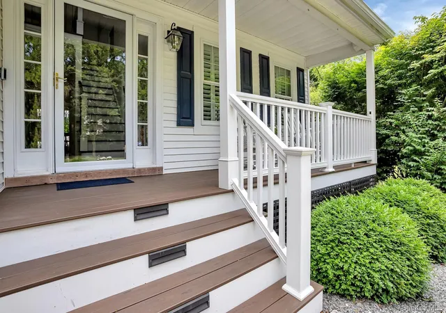 Photo 1 of Sale Pending at 48 Southdown Rd, Huntington, NY 11743 | MLS# 1022999 | Listing updated on 2026-10-29