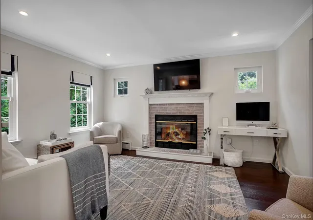 Photo 4 of Sale Pending at 48 Southdown Rd, Huntington, NY 11743 | MLS# 1022999 | Listing updated on 2026-10-29