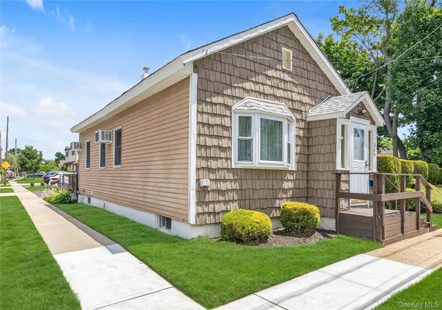 Photo 2 of Sale Pending at 369 Maple Ave, Hempstead, NY 11554 | MLS# 1023000 | Listing updated on 2026-09-12