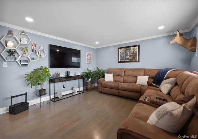 5th image of 22 Marilyn Ct, West Babylon, NY 11704 | MLS# 1023006