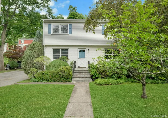 Homes for sale in Eastchester, NY | 34 Dogwood Dr, Eastchester, NY 10583 | MLS# 1023014