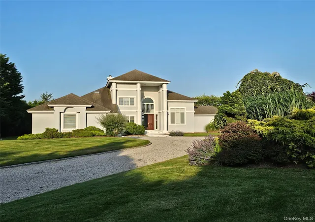 Homes for sale in Southampton, NY | 18 Pine Tree Ln, Southampton, NY 11977 | MLS# 1023018