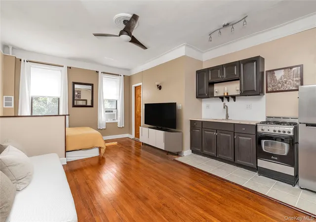 Homes for sale in New York, NY | 160 15 Powells Cove Blvd #A1, New York, NY 11357 | MLS# 1023029