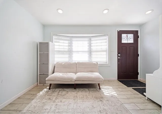 Photo 3 of Sale Pending at 89 Harbor Rd, Port Washington, NY 11050 | MLS# 1023038 | Listing updated on 2026-08-20