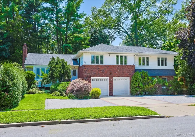 Photo 1 of Single family home for sale at 78 Poplar St, North Hempstead, NY 11530 | MLS# 1023039 | Listing updated on 2026-09-23
