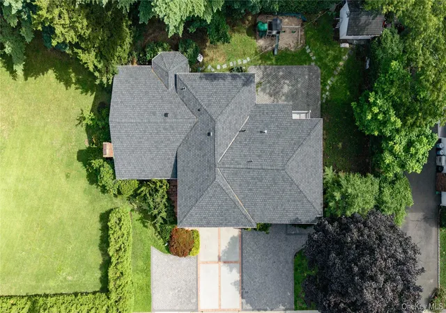 Photo 2 of Single family home for sale at 78 Poplar St, North Hempstead, NY 11530 | MLS# 1023039 | Listing updated on 2026-09-23
