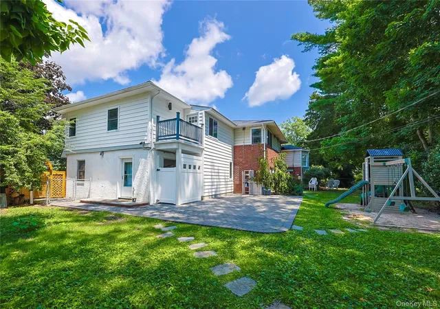 Photo 3 of Single family home for sale at 78 Poplar St, North Hempstead, NY 11530 | MLS# 1023039 | Listing updated on 2026-09-23