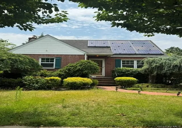 2nd image of 852 Henry St, Hempstead, NY 11553 | MLS# 1023054