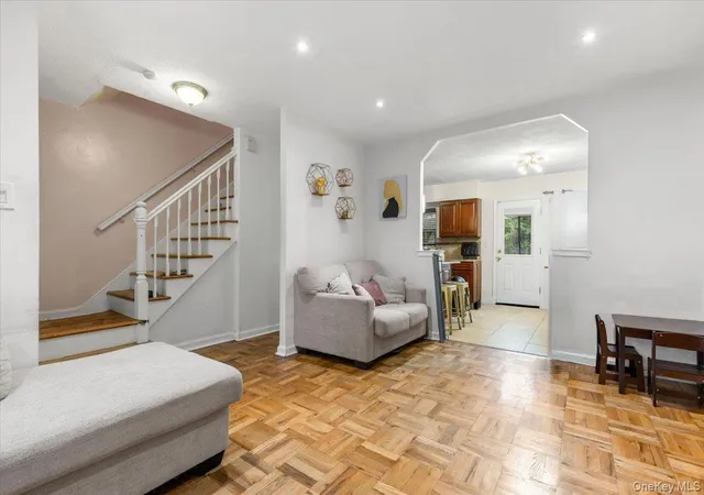 5th image of 3303 Eastchester Rd, New York, NY 10469 | MLS# 1023087