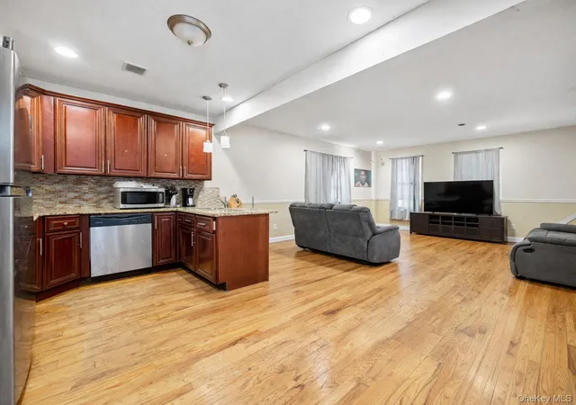 Photo 2 of Single family home for sale at 831 E 224th Street, New York, NY 10466 | MLS# 1023088 | Listing updated on 2026-08-03