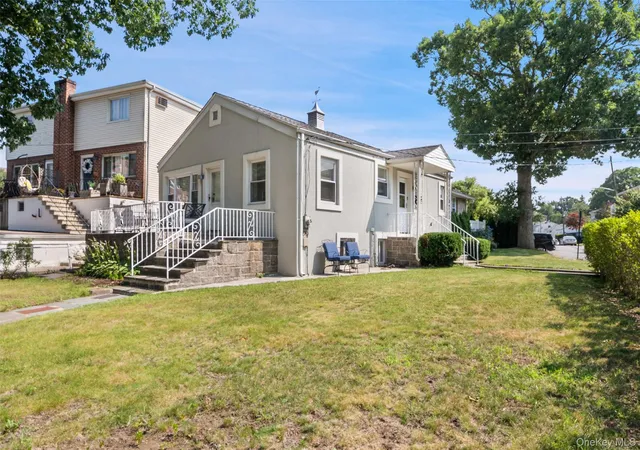 Homes for sale in Yonkers, NY | 1090 Midland Ave, Yonkers, NY 10708 | MLS# 1023098