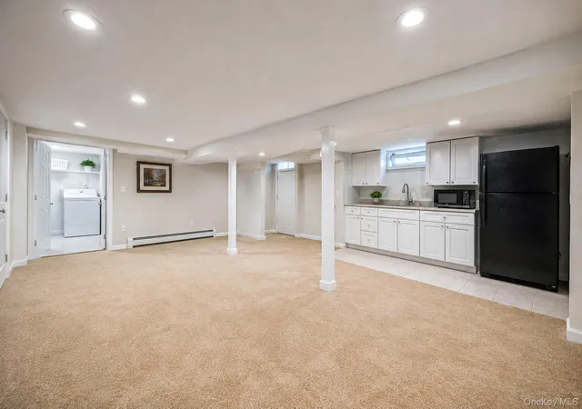 40th image of 1096 Manor Ln, Bay Shore, NY 11706 | MLS# 1023102