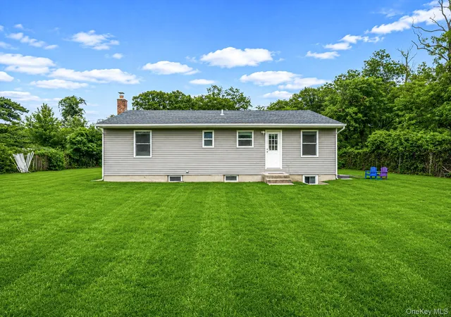 Homes for sale in Babylon, NY | 18 Jackson St, Babylon, NY 11735 | MLS# 1023107