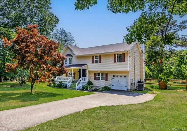 2nd image of 22 Bellhaven Rd, Brookhaven, NY 11713 | MLS# 1023113