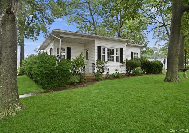 1st image of 89 W 4th St, Islip, NY 11779 | MLS# 1023126