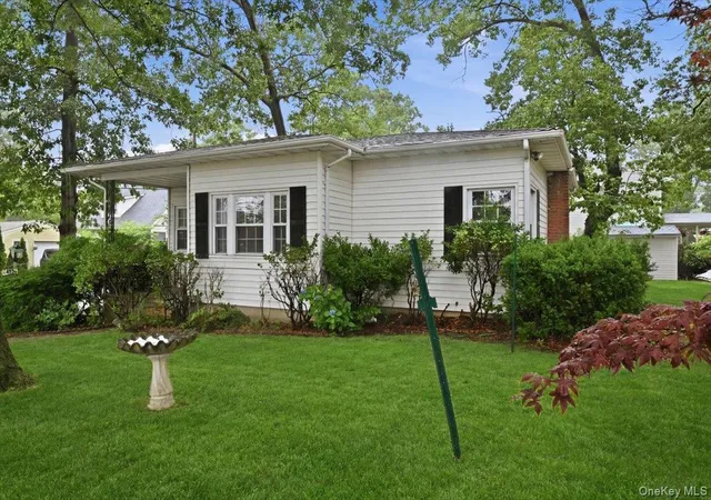 2nd image of 89 W 4th St, Islip, NY 11779 | MLS# 1023126