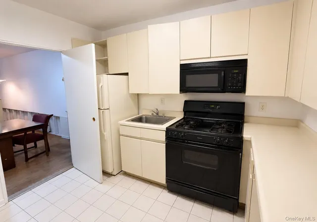 Homes for sale in New York, NY | 572 Louisiana Ave #1, New York, NY 11239 | MLS# 1023128
