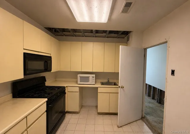Homes for sale in New York, NY | 572 Louisiana Ave #1, New York, NY 11239 | MLS# 1023128