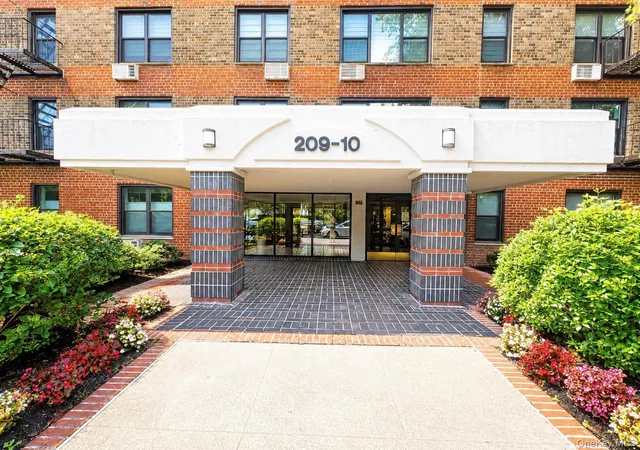 Homes for sale in New York, NY | 209 10 41st Ave #3N, New York, NY 11361 | MLS# 1023137
