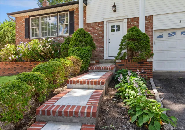 4th image of 18 Linden St, Brookhaven, NY 11784 | MLS# 1023144