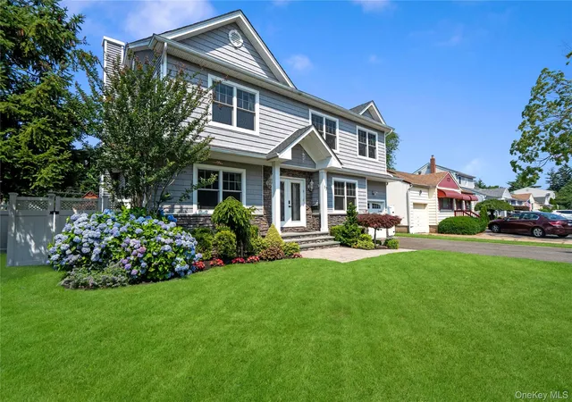 Photo 1 of Sale Pending at 17 Woodwaye Rd, Oyster Bay, NY 11803 | MLS# 1023147 | Listing updated on 2026-08-20