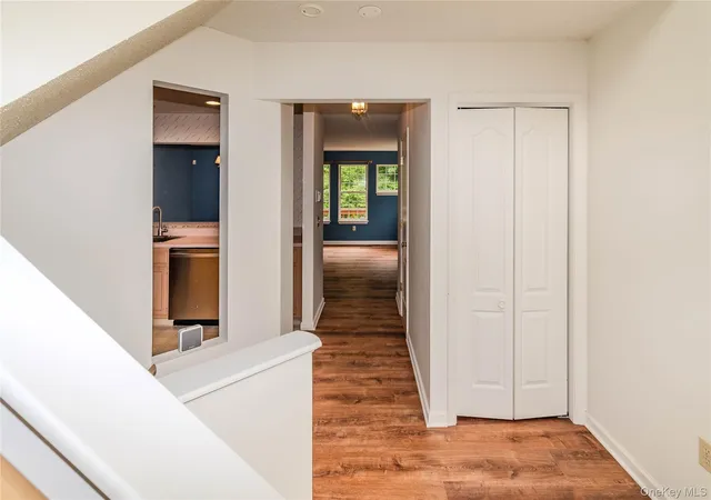 Listing Photo 4 - Condo for sale in building located at 255 Crestwood Ct, Fishkill, NY 12524