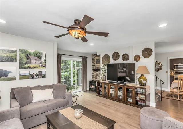 5th image of 23 Emily Dr, Islip, NY 11779 | MLS# 1023161