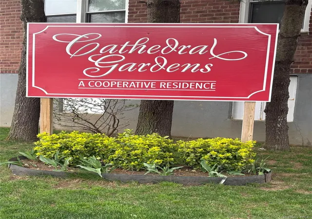 Homes for sale in Hempstead, NY | 32 Cathedral Ave #6B, Hempstead, NY 11550 | MLS# 1023164