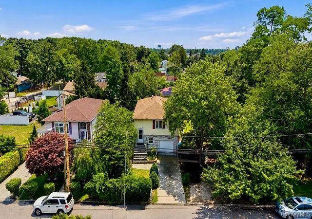 3rd image of 218 Montana Ave, Bay Shore, NY 11706 | MLS# 1023167