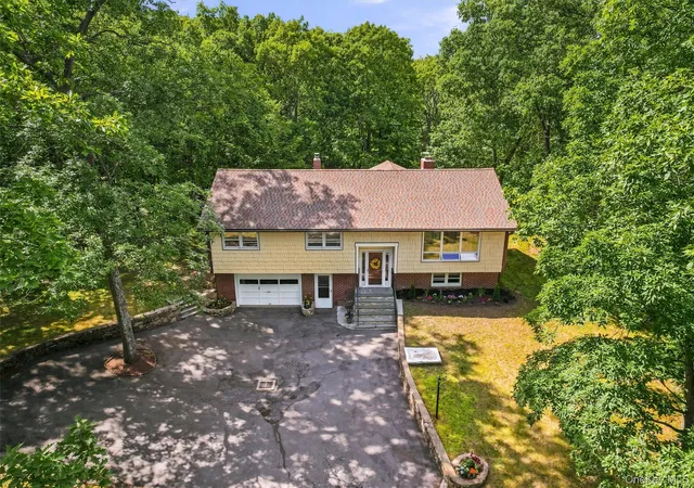 Photo 3 of Sale Pending at 27 Jean Dr, Monroe, NY 10950 | MLS# 1023187 | Listing updated on 2026-08-02