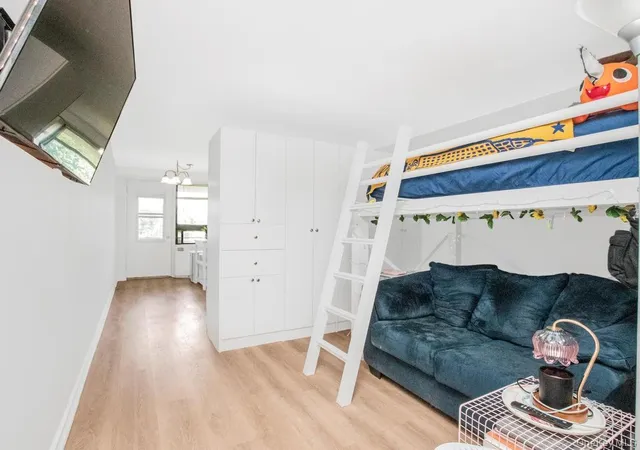 4th image of 4901 Henry Hudson Pkwy, New York, NY 10471
