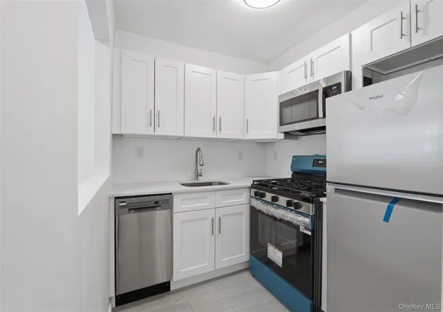 Homes for sale in Yonkers, NY | 671 Bronx River Rd #2N, Yonkers, NY 10704 | MLS# 1023196