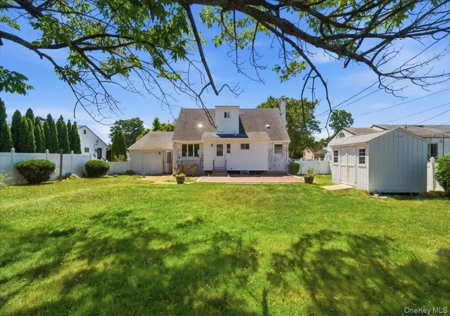 Homes for sale in Oyster Bay, NY | 25 Lois Ln, Oyster Bay, NY 11735 | MLS# 1023197