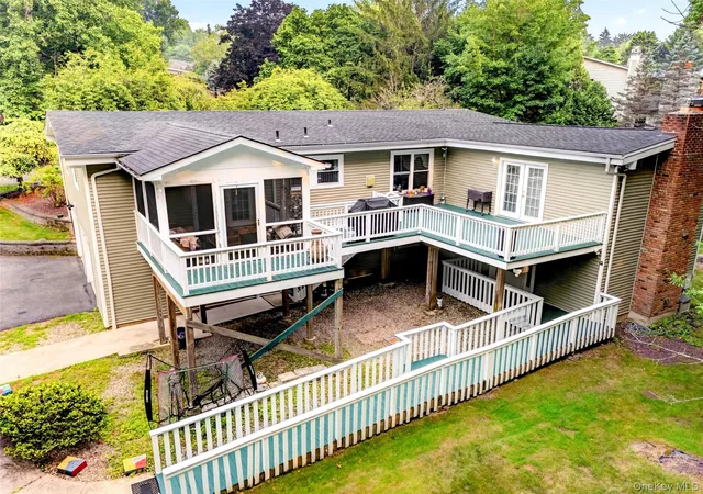 Photo 3 of Sale Pending at 105 Robinhood Ln, Clarkstown, NY 10994 | MLS# 1023225 | Listing updated on 2026-08-18