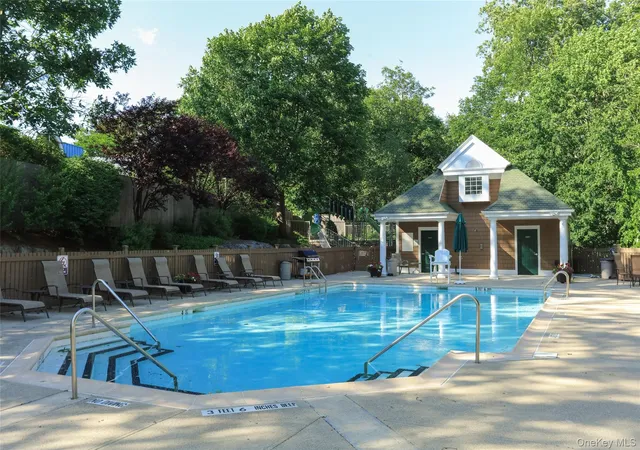 Listing Photo 2 - Condo for sale in building located at 19 Winterberry Ln, Ossining, NY 10510 - Unit #