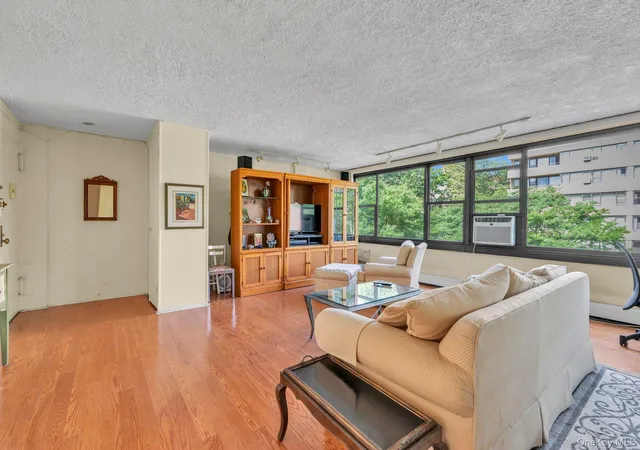 2nd image of 166 10 Powells Cove Blvd #5D, Whitestone, NY 11357 | MLS# 1023236