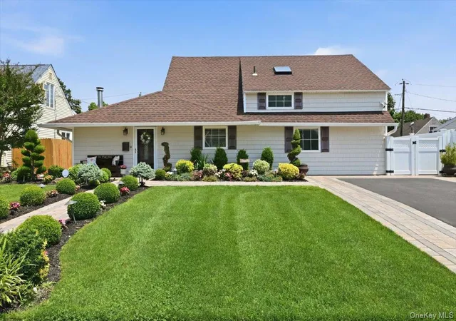 Homes for sale in Hempstead, NY | 45 Cottonwood Ln, Hempstead, NY 11590 | MLS# 1023255