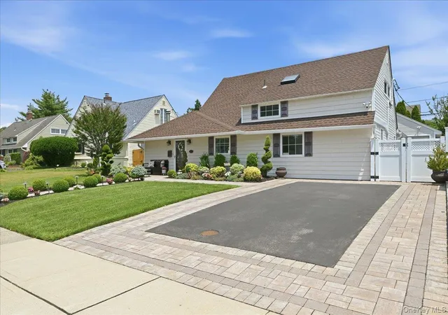 Homes for sale in Hempstead, NY | 45 Cottonwood Ln, Hempstead, NY 11590 | MLS# 1023255